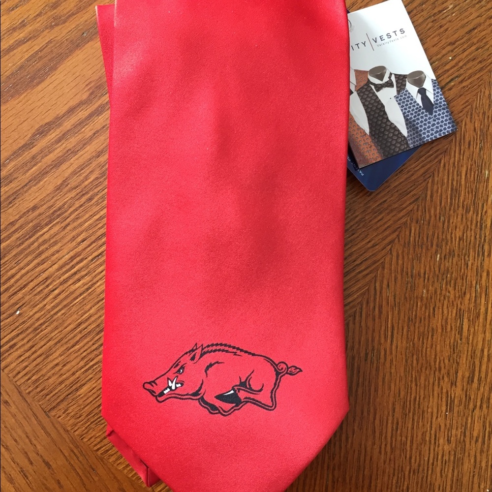 NCAA Razorback Necktie - Picture 2 of 3
